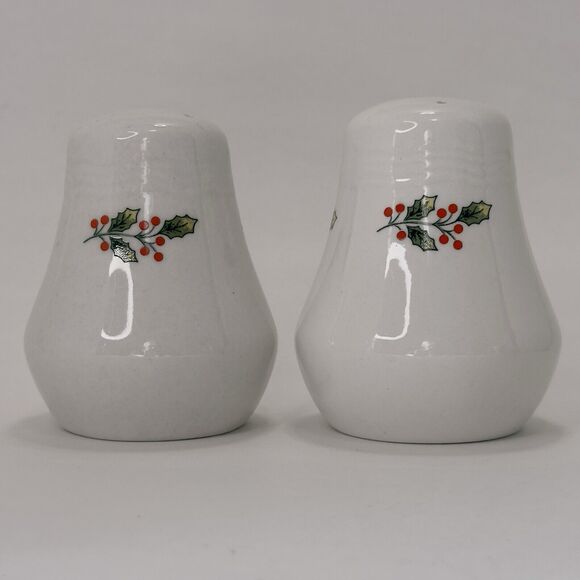 Gibson Christmas Holly & Berries Salt & Pepper Shakers 1980s Housewares VINTAGE - Picture 10 of 10
